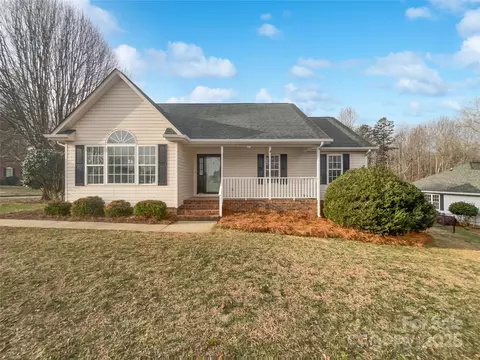 1002 Joanne Ct, Kings Mountain, NC 28086