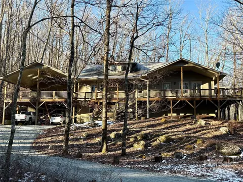 121 Red Oak Ln, Brevard, NC 28712