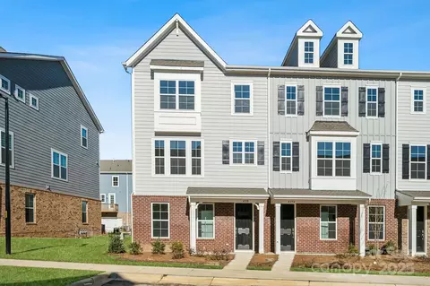4350 Reed Creek Dr, Sherrills Ford, NC 28673