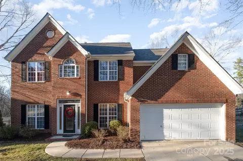 5681 Berry Ridge Dr, Harrisburg, NC 28075