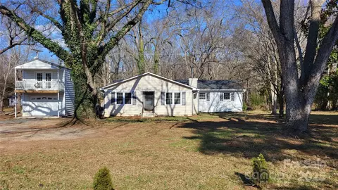 4618 New Town Rd, Waxhaw, NC 28173