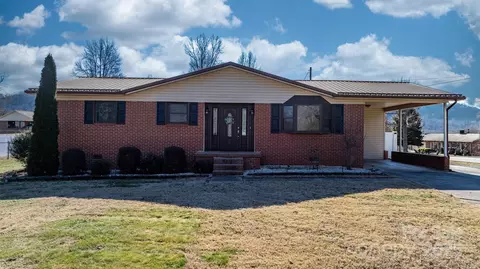 2546 Holly Hills Ave, Morganton, NC 28655