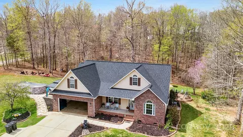 306 Bluegill Ln, Statesville, NC 28625
