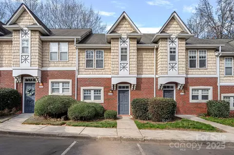 3026 Uxbridge Woods Ct, Charlotte, NC 28205
