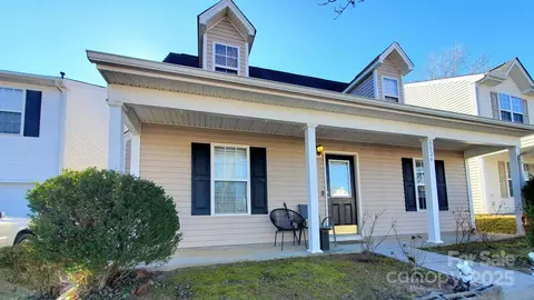 8024 Bronze Pike Dr, Charlotte, NC 28273