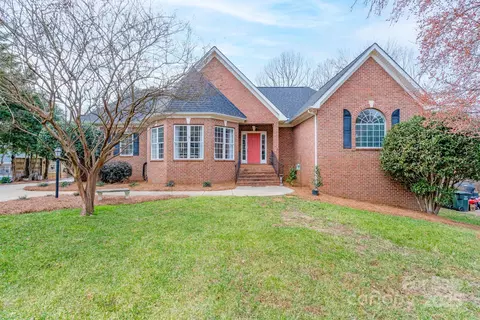 1915 Cavendale Dr, Rock Hill, SC 29732