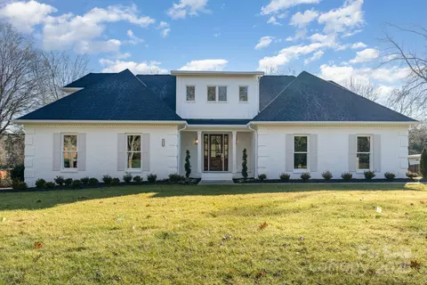 3935 Black Sycamore Dr, Charlotte, NC 28226