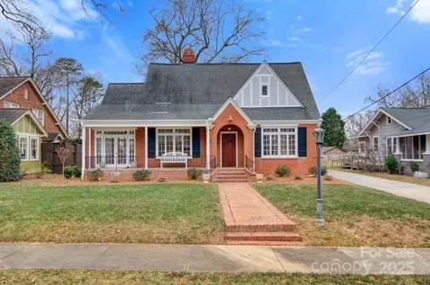 357 7th Nw St NW, Hickory, NC 28601