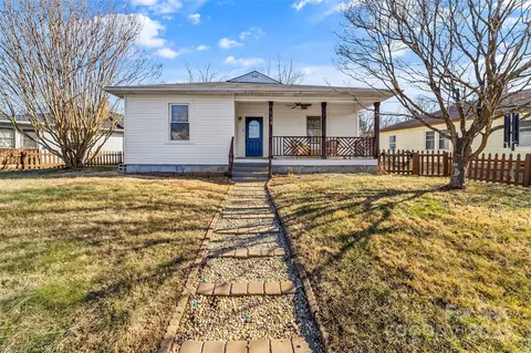 114 Edwards Ave, Swannanoa, NC 28778