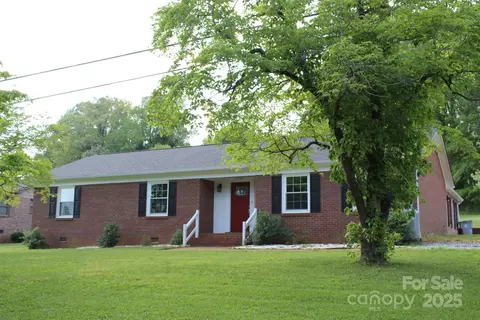 1505 Canterbury Ne Pl NE, Lenoir, NC 28645
