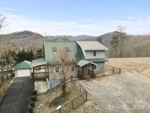 29 Down To Earth Dr, Burnsville, NC 28714
