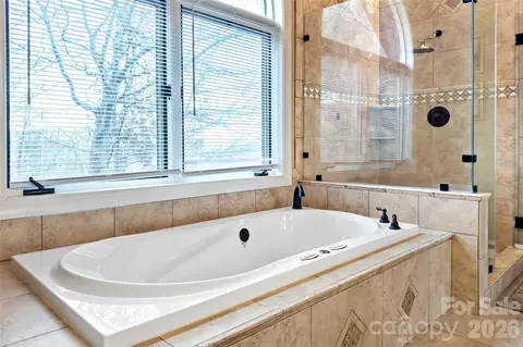 Bath - 60 E Valley View Dr, Marion, NC 28752 photo 5 of 6