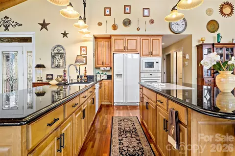Kitchen - 60 E Valley View Dr, Marion, NC 28752 photo 2 of 4