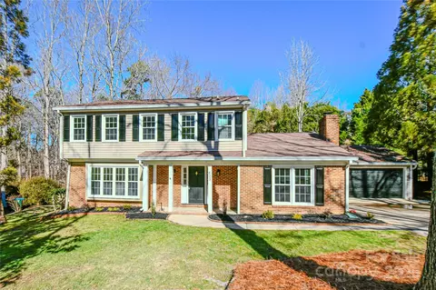 805 Bent Wood Ct, Matthews, NC 28105