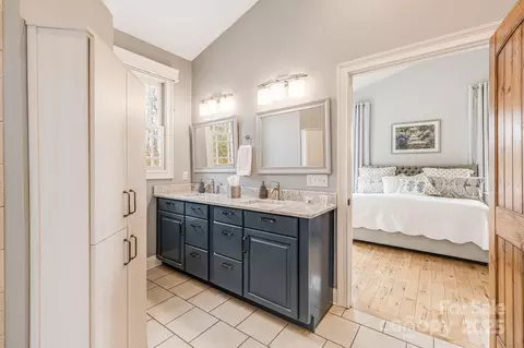 Bath - 169 Stoneybrook Way, Tryon, NC 28782 photo 2 of 5