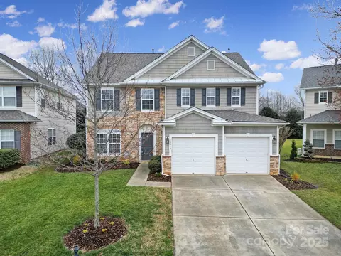 10319 Barrands Ln, Charlotte, NC 28278