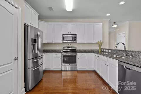 Kitchen - 18211 Ebenezer Dr, Cornelius, NC 28031 photo 1 of 5