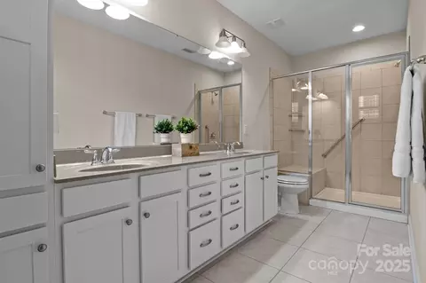 Bath - 18211 Ebenezer Dr, Cornelius, NC 28031 photo 2 of 2