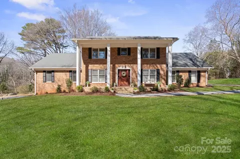 107 Cambridge Rd, Huntersville, NC 28078