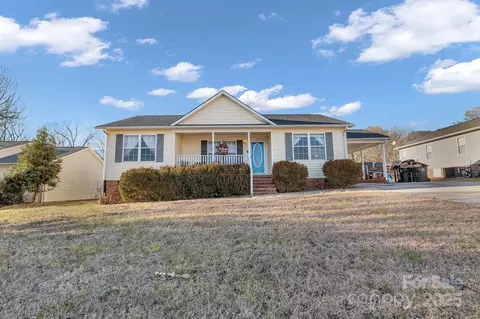 603 Helms Dr, Lowell, NC 28098