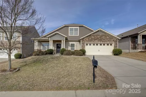 2001 Yellow Daisy Dr, Matthews, NC 28104