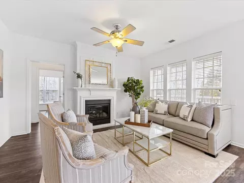 3264 Margellina Dr, Charlotte, NC 28210