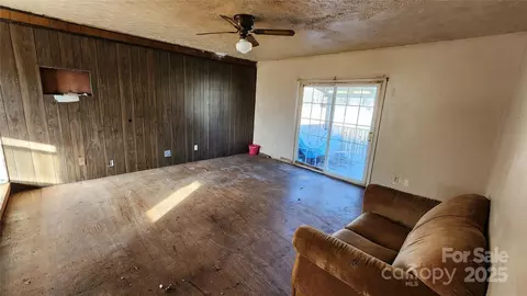 Living - 3202 Clark Loop, Morganton, NC 28655 photo 2 of 2