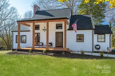 910 S College Ave, Newton, NC 28658