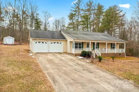 2473 Wilderness Ln, Lenoir, NC 28645