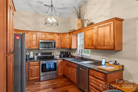4137 Shadowbrook Ct, Morganton, NC 28655 photo 6