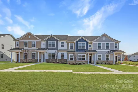 9862 Old Garden Cir, Gastonia, NC 28056