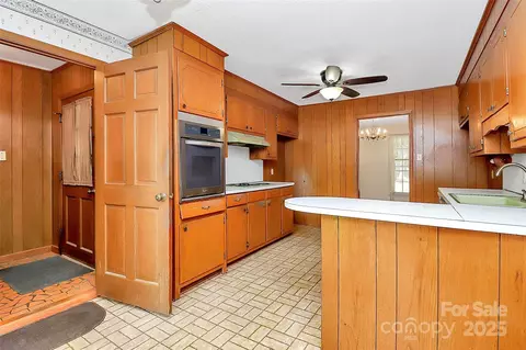 1801 Windsor Dr, Lancaster, SC 29720 photo 6