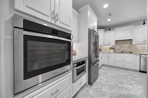 Kitchen - 8247 Lambert Ct, Denver, NC 28037 photo 3 of 3