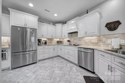 Kitchen - 8247 Lambert Ct, Denver, NC 28037 photo 2 of 3
