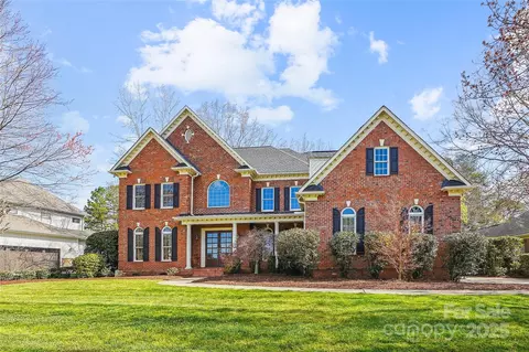 7007 Dowington Dr, Charlotte, NC 28277