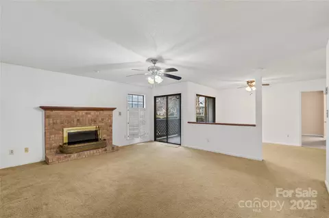 5818 Harris Grove Ln, Charlotte, NC 28212