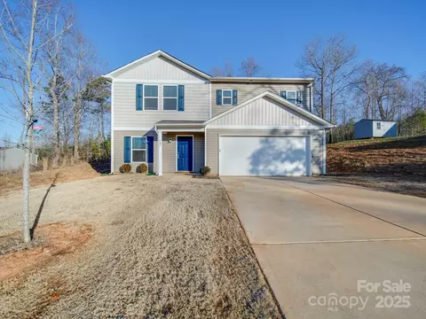 162 Four Andrews Dr, Harmony, NC 28634