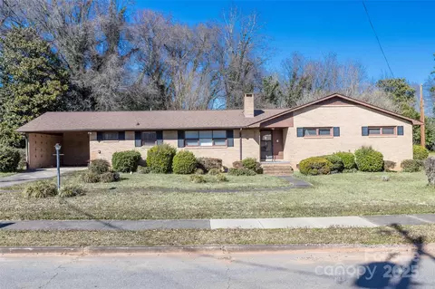 202 Cedar St, Belmont, NC 28012