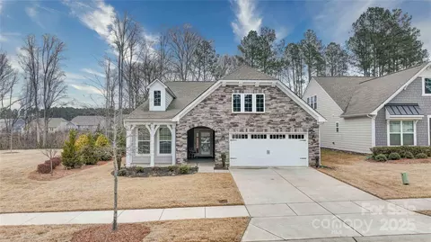 201 Picasso Trl, Mount Holly, NC 28120