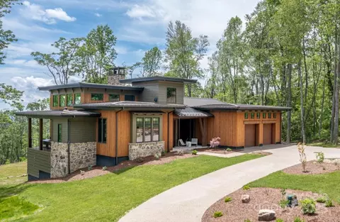 432 E Garden Trl, Hendersonville, NC 28792