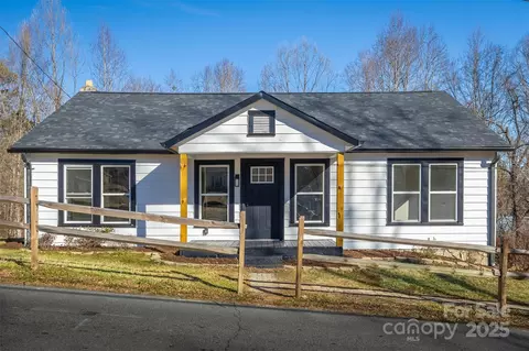 812 Pineburr Se Ave SE, Valdese, NC 28690