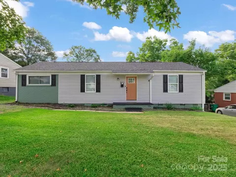 3021 Botany St, Charlotte, NC 28216