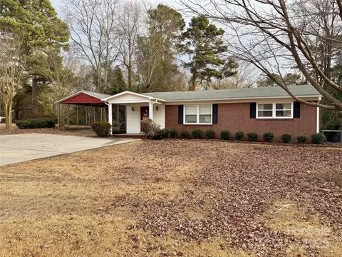 302 E Cato St, Pageland, SC 29728
