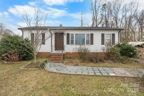 2907 1st Nw Ave NW, Hickory, NC 28601