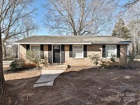 738 Rudd Ct, Charlotte, NC 28216