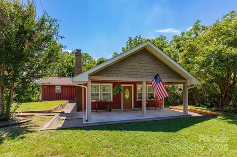 15 Weaver Hill Rd, Asheville, NC 28805