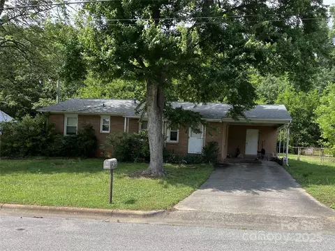 312 Fulton St, Kings Mountain, NC 28086