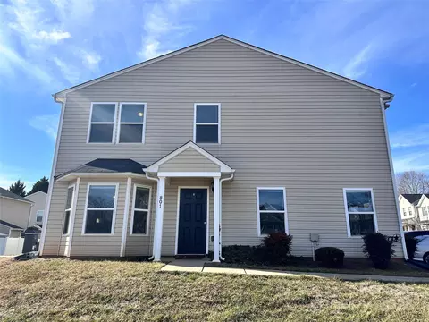 801 Ranchero St, Statesville, NC 28677