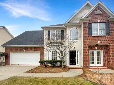8200 Suttonview Dr, Charlotte, NC 28269