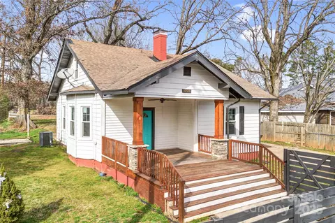 8228 Moores Chapel Rd, Charlotte, NC 28214